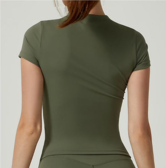 Crew-neck Form-fitting Slimming Short-sleeve Tailored Shorts With Pockets